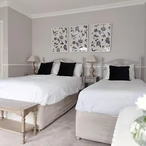 Balally House Bed & Breakfast Shannon Town